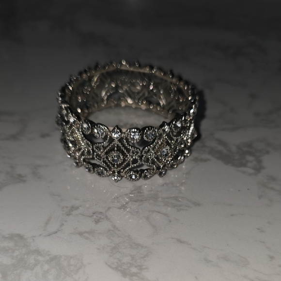 Elegant Bracelet - Picture 2 of 7